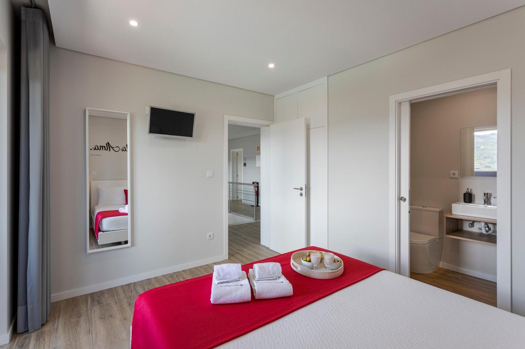 Spacious Villa Pool & Douro View By Host Wise Santa Marinha do Zêzere Zimmer foto